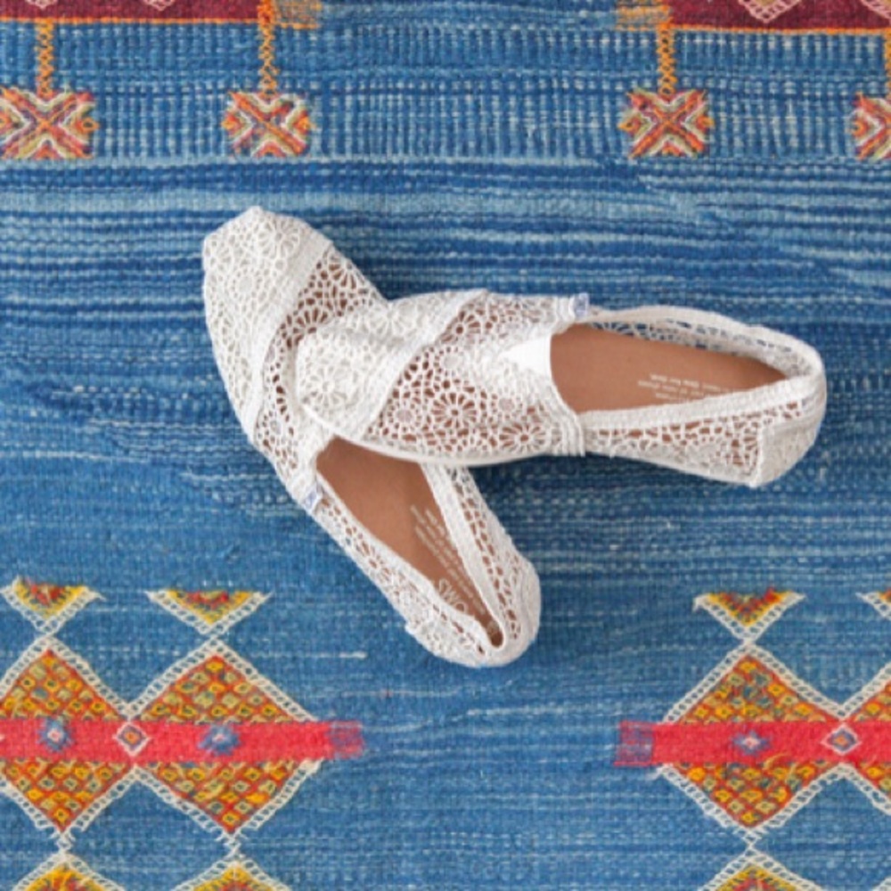 Toms Ivory Crochet Flat Size 9.5